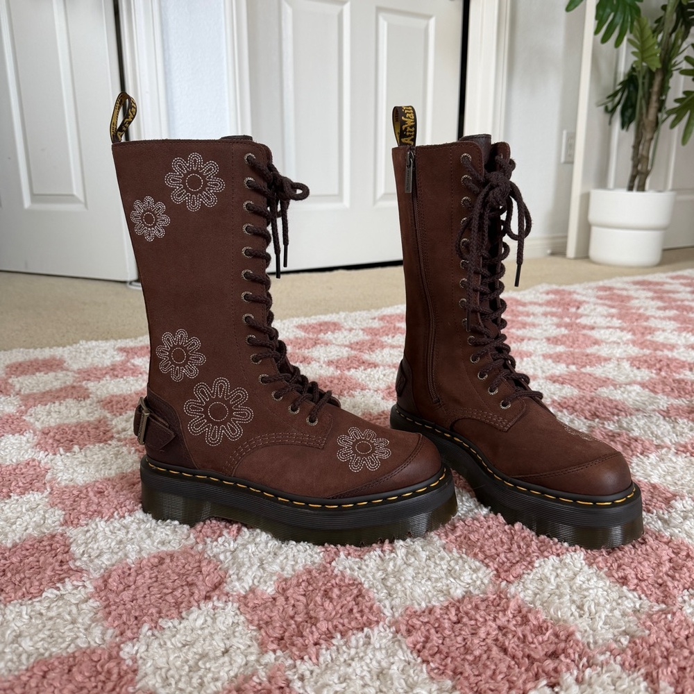 1B99 DUNNET Flower Dr. Martens Suede Platform Boots